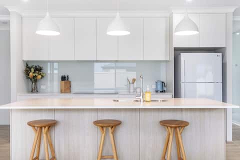 Top performing Airbnb: Brand New Home Dunsborough in Quindalup