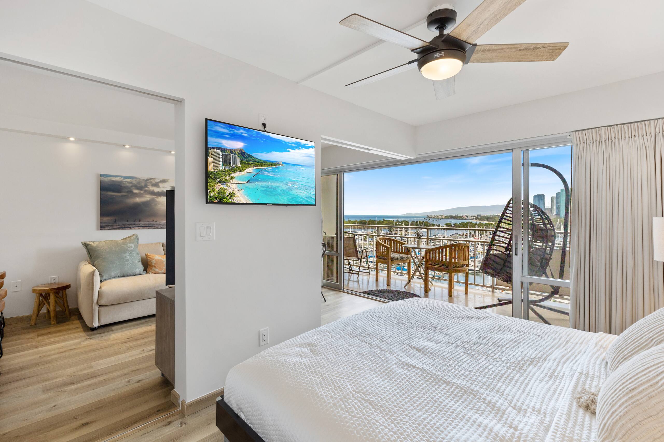 Condo in Honolulu · ★4.72 · 1 bedroom · 2 beds · 1 private bath - Image 6