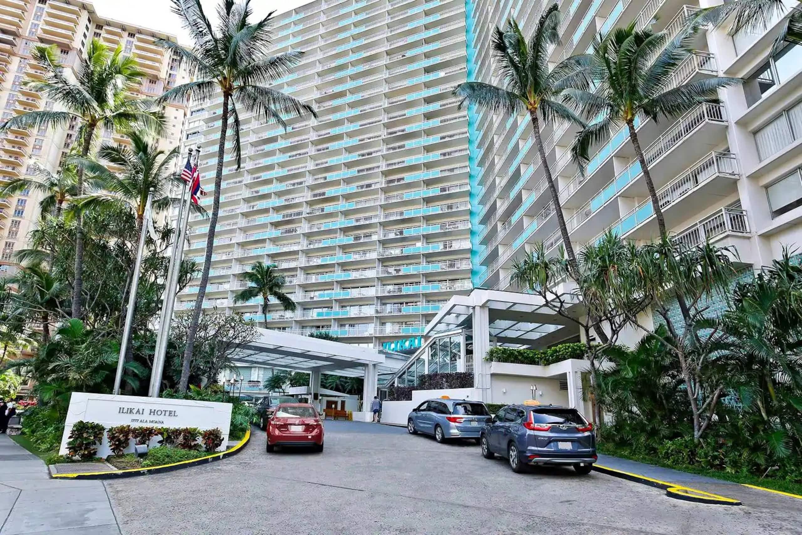 Condo in Honolulu · ★4.72 · 1 bedroom · 2 beds · 1 private bath - Image 20