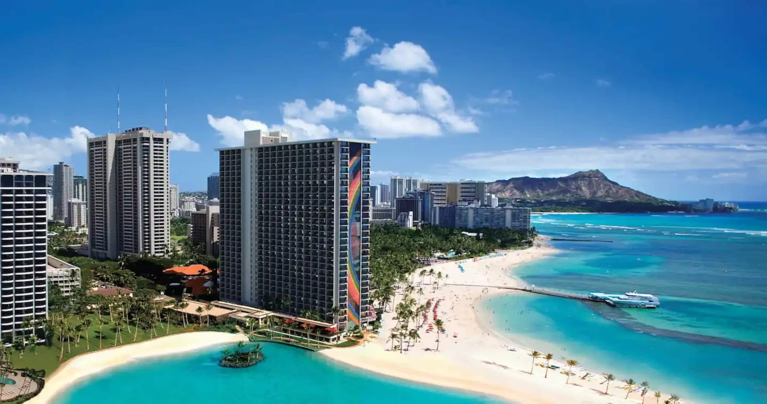 Condo in Honolulu · ★4.72 · 1 bedroom · 2 beds · 1 private bath - Image 32