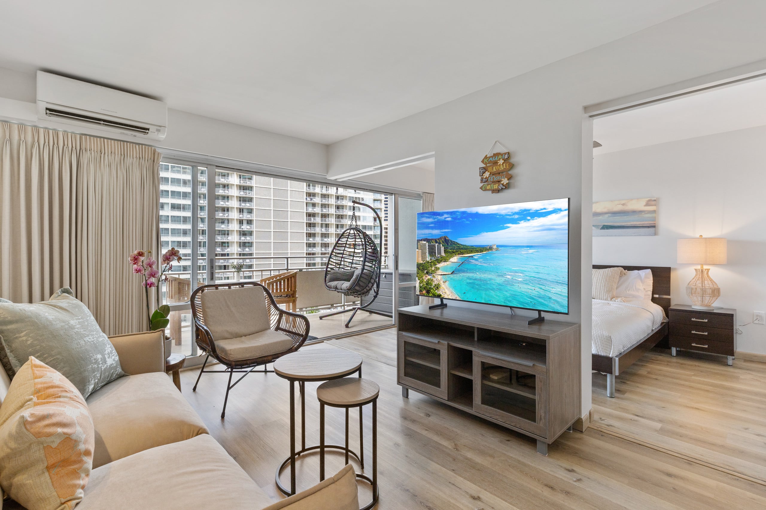 Condo in Honolulu · ★4.72 · 1 bedroom · 2 beds · 1 private bath - Image 4