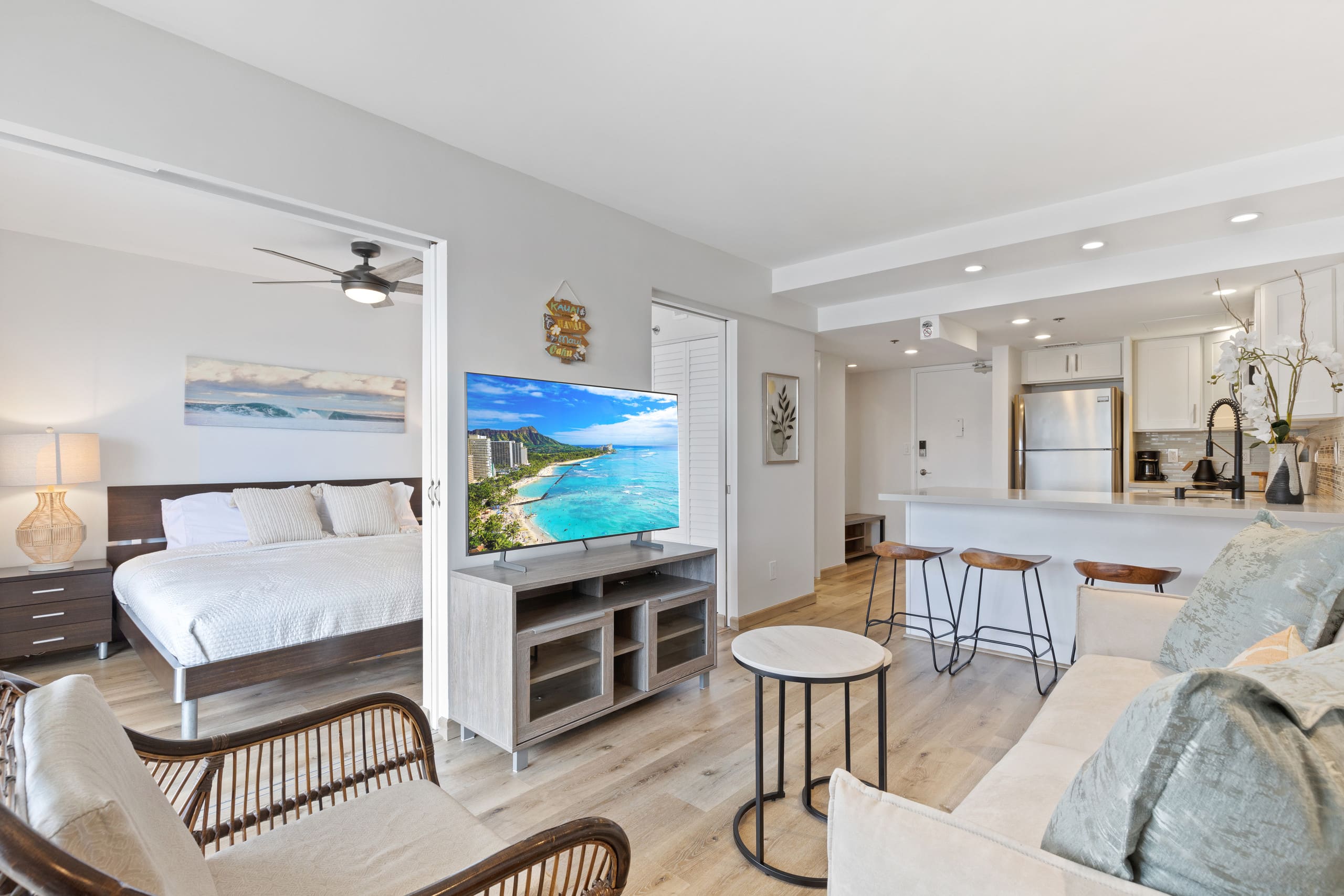 Condo in Honolulu · ★4.72 · 1 bedroom · 2 beds · 1 private bath - Image 5