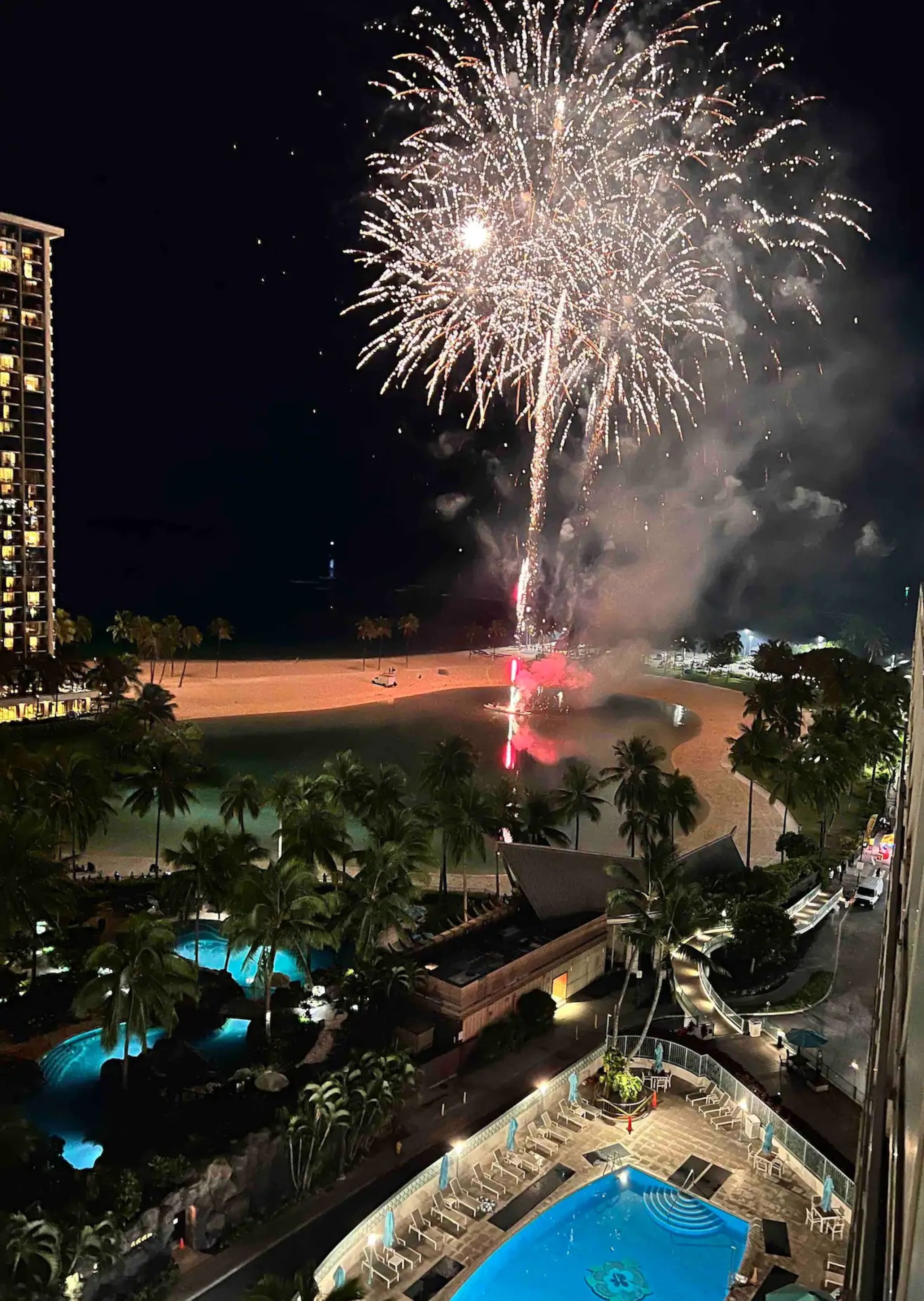 Condo in Honolulu · ★4.72 · 1 bedroom · 2 beds · 1 private bath - Image 33