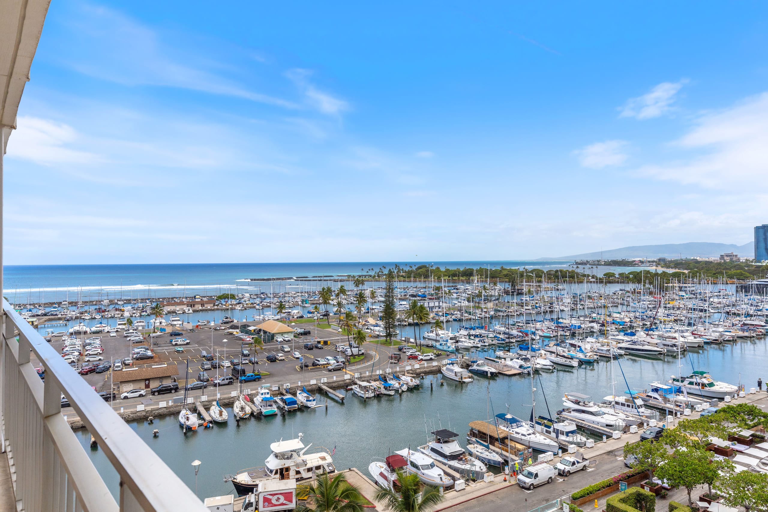 Condo in Honolulu · ★4.72 · 1 bedroom · 2 beds · 1 private bath - Image 17