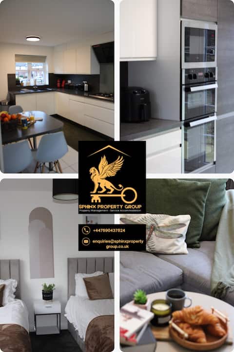 Top Airbnb: 3 bedrooms, 2.5 bathrooms gated parking for 2 cars in Wythenshawe