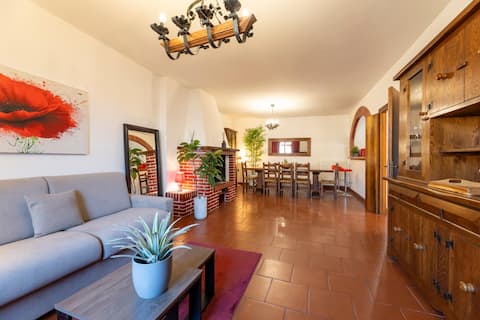 Historic apartment, fireplace and panoramic terrace