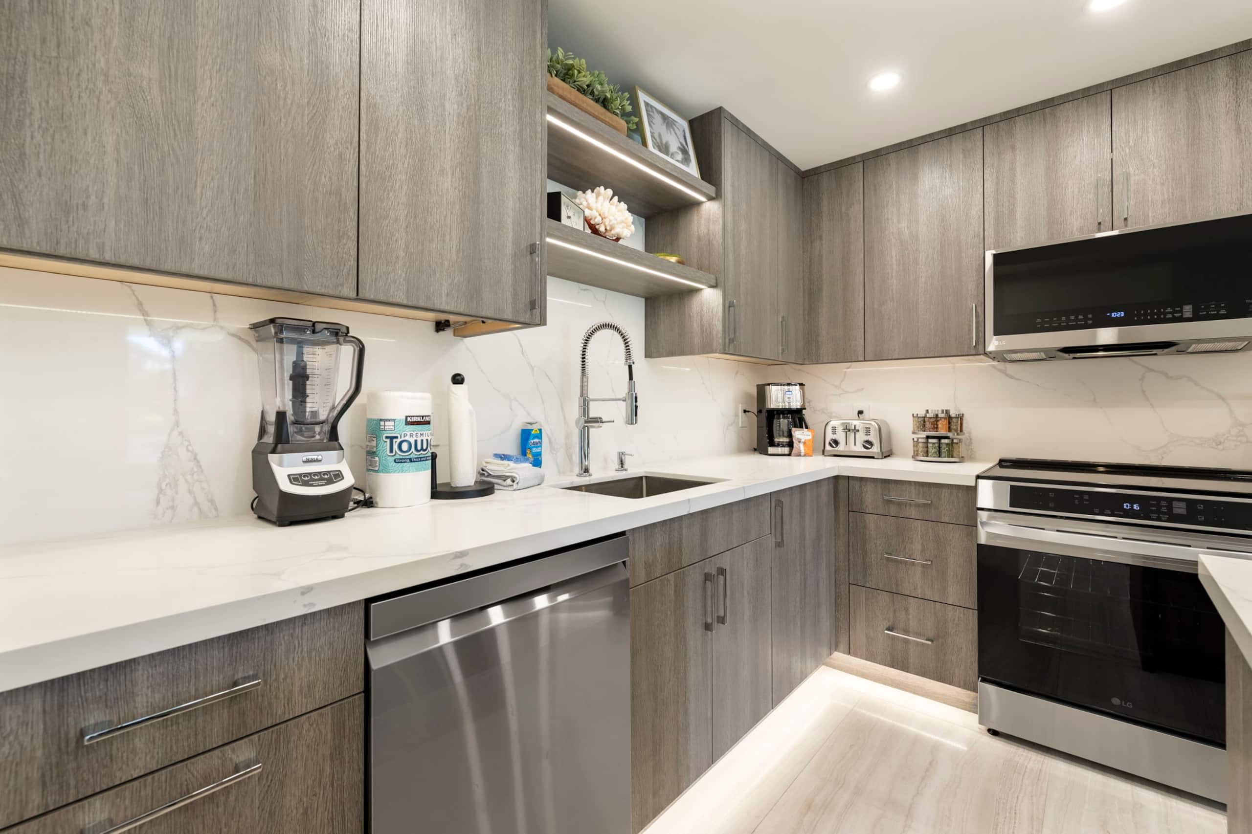 Condo in Kihei · ★4.79 · 1 bedroom · 2 beds · 2 baths - Image 11