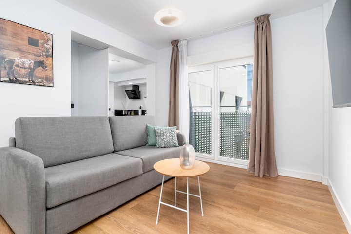 Oviedo Postigo Bajo | 1-br Apt + Private Patio - Langreo