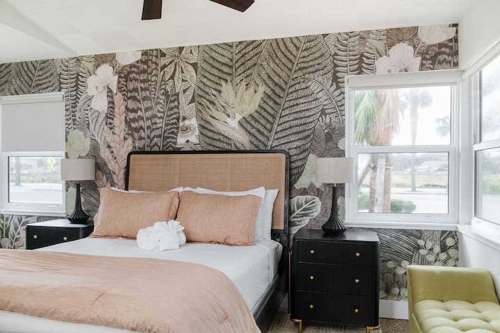 The Ocean - Queen Studio – Walk To Vilano Beach! - St. Augustine, FL