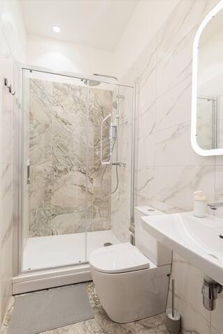 D⓶ Dzirnavu | by Dandelion Apartments & Suites gallery image 3