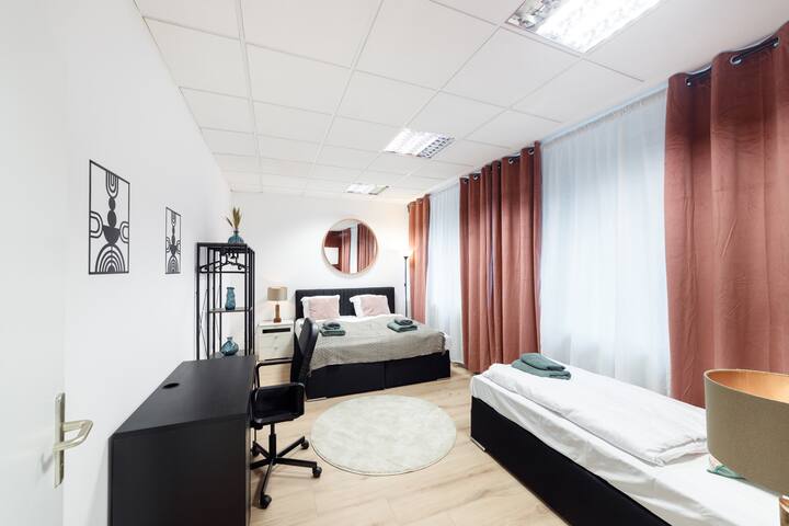 Brand New 5Rooms Boutique Flat City Center 11 Pers gallery image 2