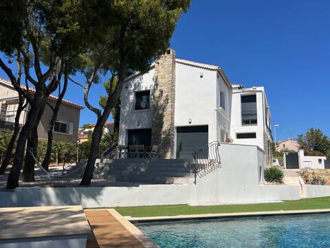 5* Villa Heated Pool, Petanque & Beach 850 m