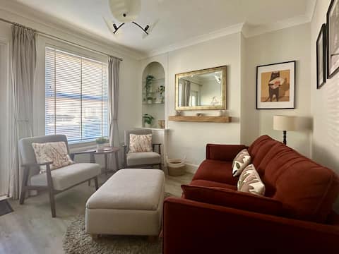 Popular Airbnb listing: Bluebell Cottage in Bradwell