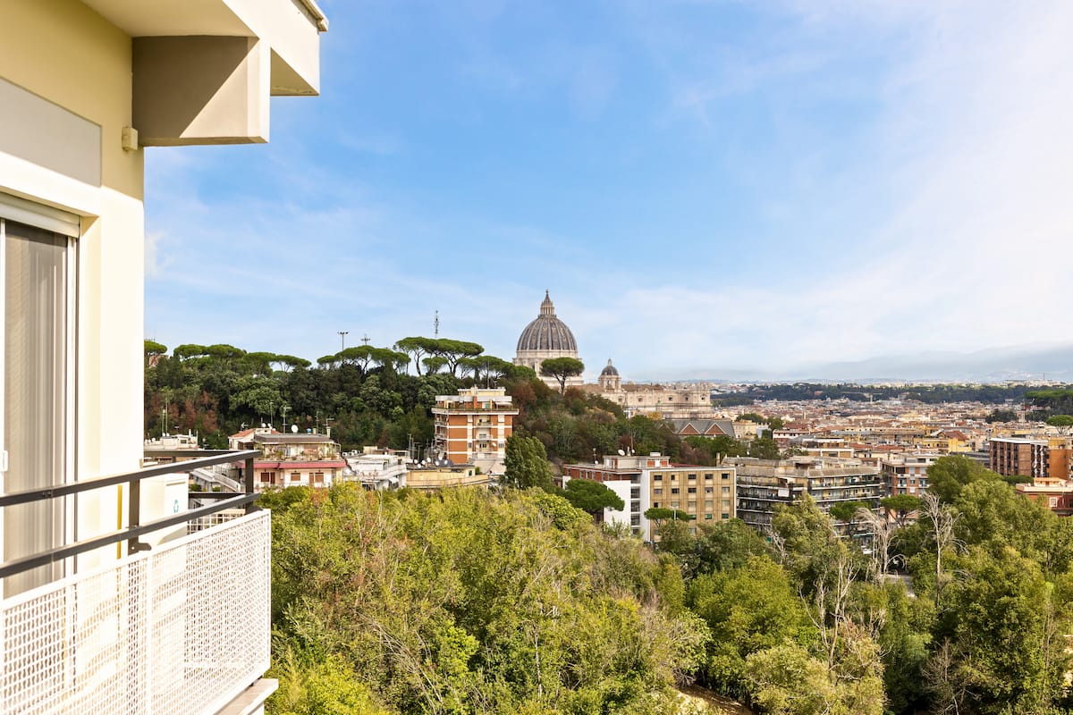 Terrazza con vista sulla Cupola di San Pietro