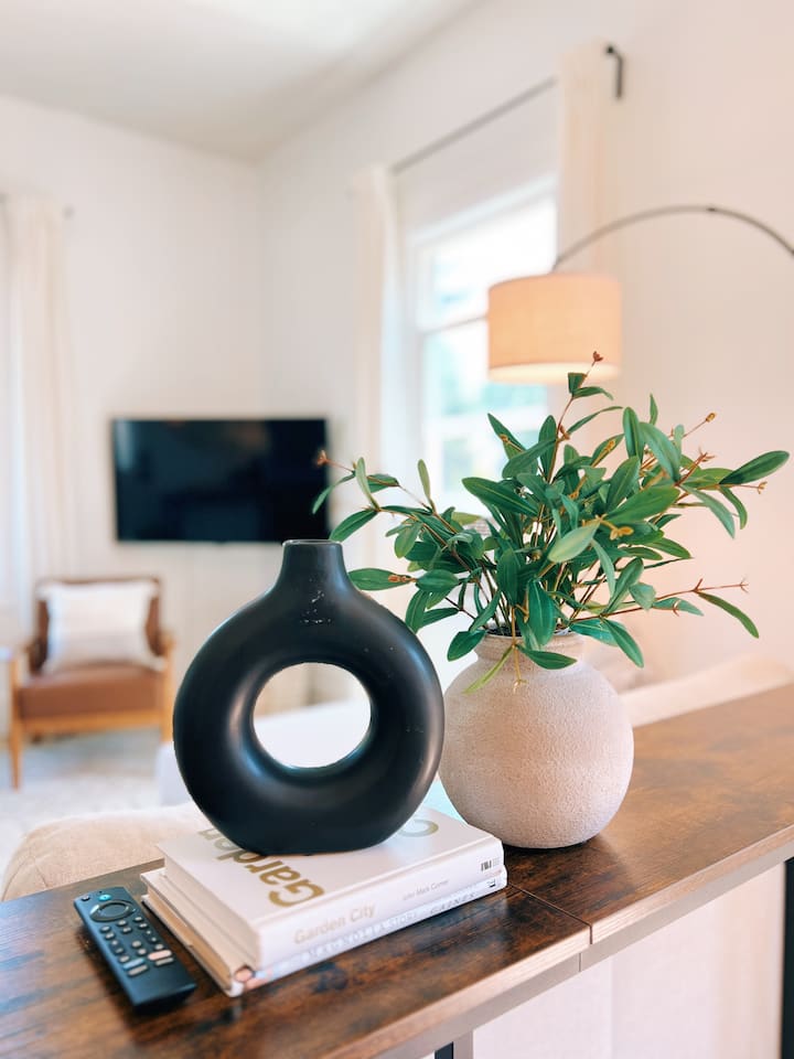 Beautifully Renovated 1920 Home | Ev, Pets - Oregon City, OR