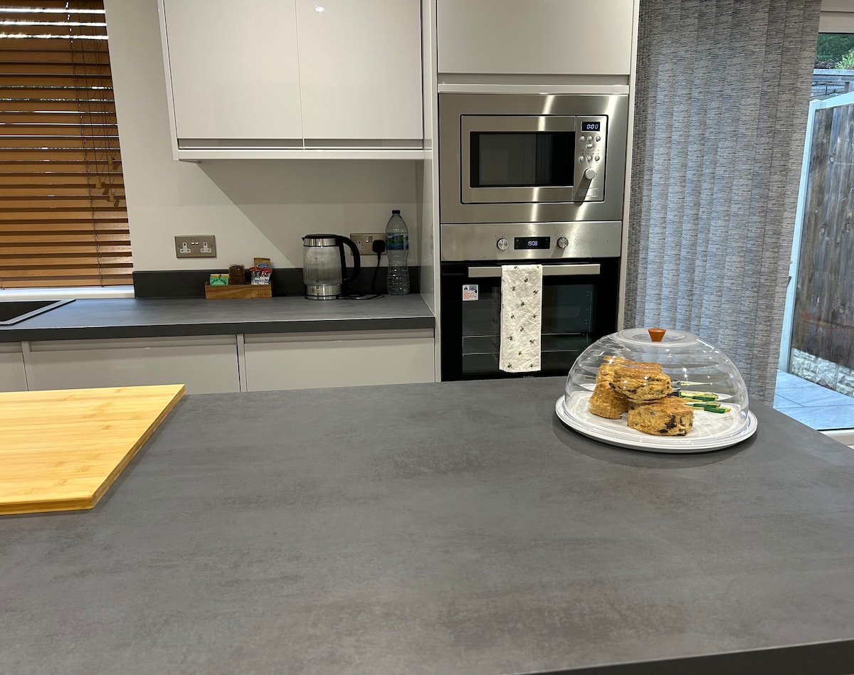 Fully Refurbished Quiet Location