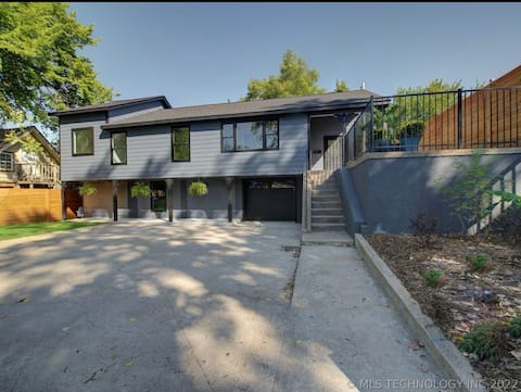 Sand Springs 7th St. Super Star