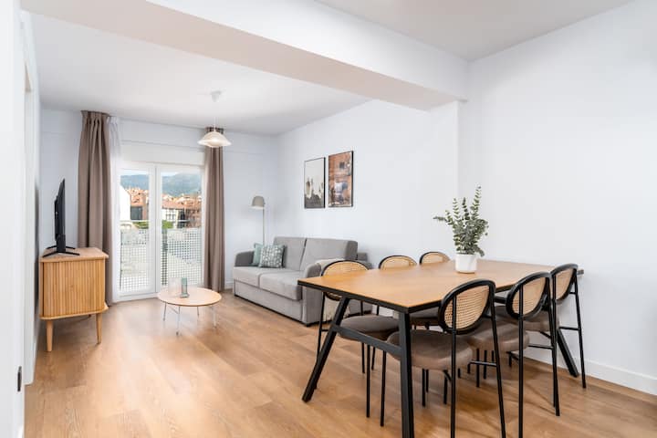 Oviedo Postigo Bajo | 2-br Apt. + Rooftop Terrace - Oviedo