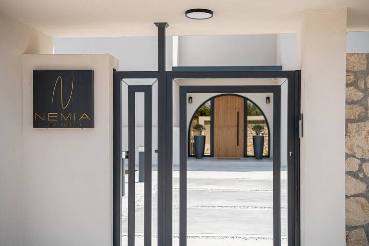 Nemia Luxury Residence gallery image 2