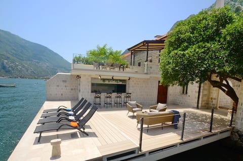 Waterfront Villa Galeano Kotor