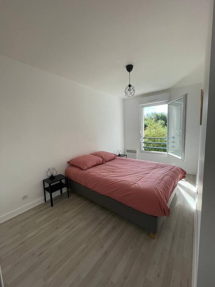 Pohodlná spálňa 1, ideálna na relaxáciu a príjemný pobyt