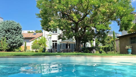 Family home in Millau center with pool