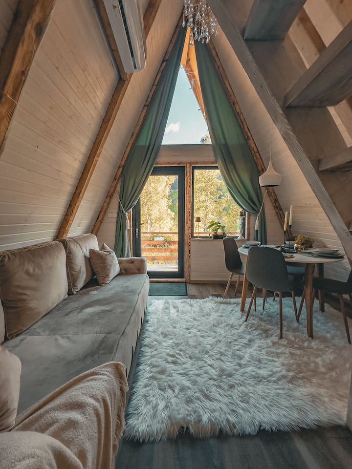 Acasa Straja - Treehouse - Vulcan