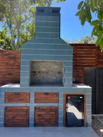 Beautiful 5 bedroom family home in ConstantiaUpper gallery image 5