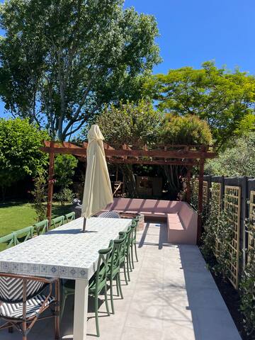 Beautiful 5 bedroom family home in ConstantiaUpper gallery image 4