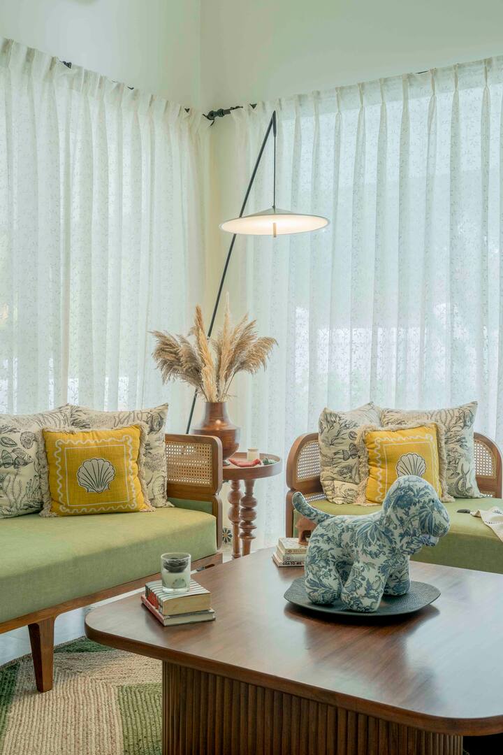 Living room image 4