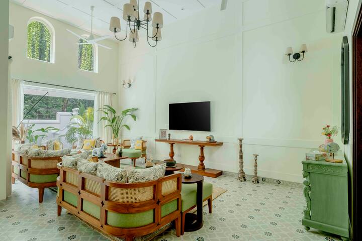 Living room image 3