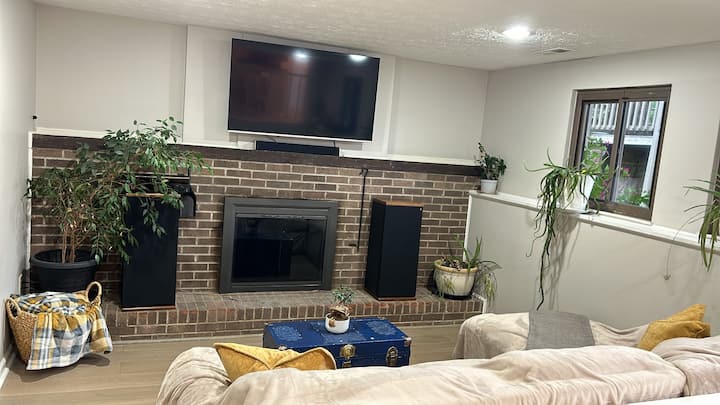 ಲಿವಿಂಗ್ ರೂಮ್ 2