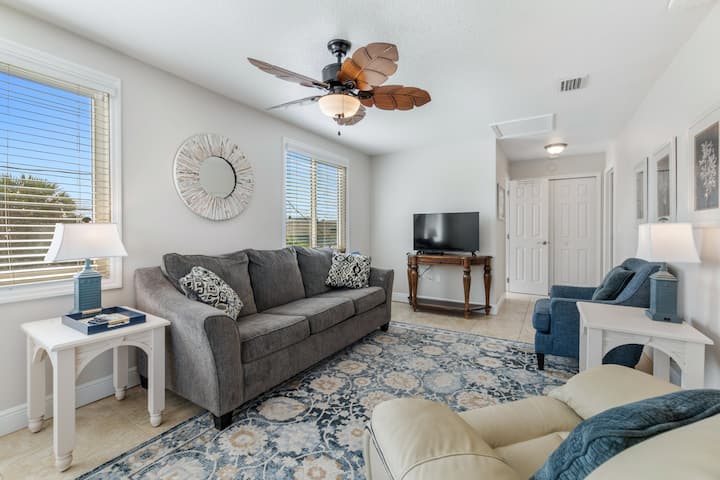 Flagler Beachfront 1-br Condo W/ Ocean Views - Flagler Beach, FL