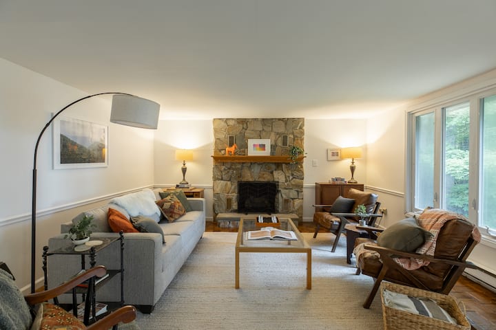 Special: Pond Views, Backyard Dining+bbq. - Catskill, NY