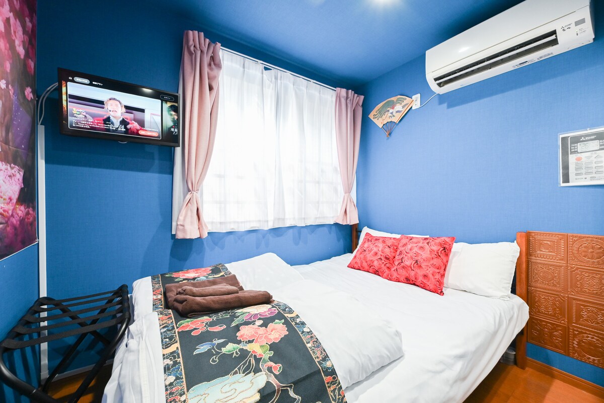 الغرفة ③
هذه وحدة من ثلاثة طوابق.