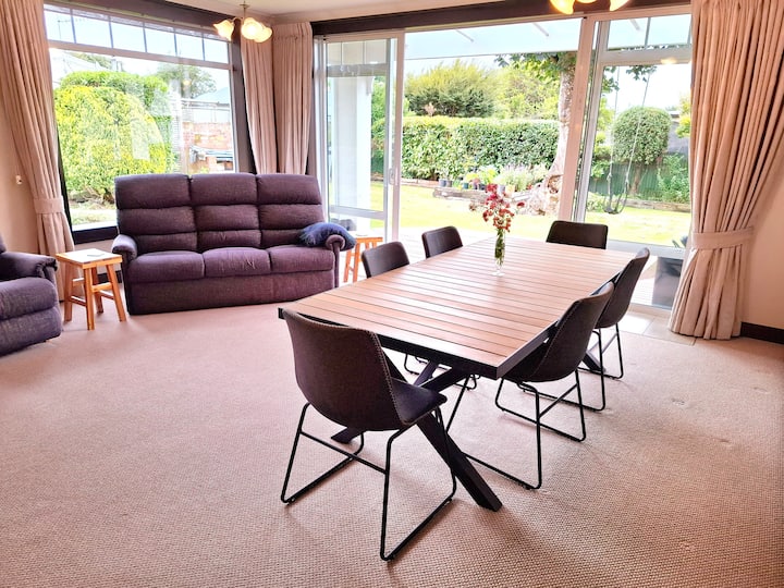 Richmond Grove Bed & Breakfast Upstairs Ensuite 2 - Invercargill