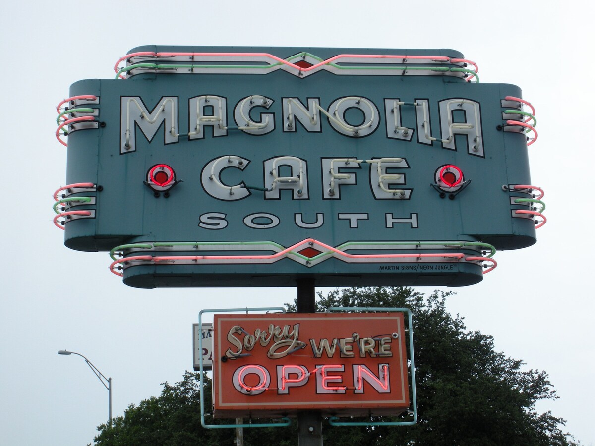 Steps to SoCo | Live Music, Food & Nightlife