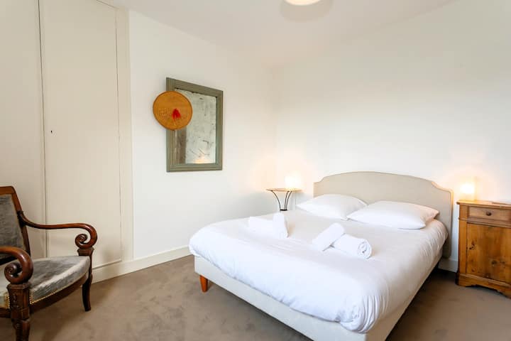 Chambre 2 - Lit double (140x190) - 2ème étage