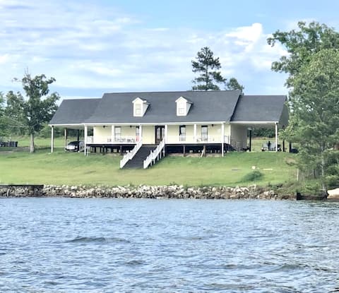 Glen Oaks Lakeside Lodge