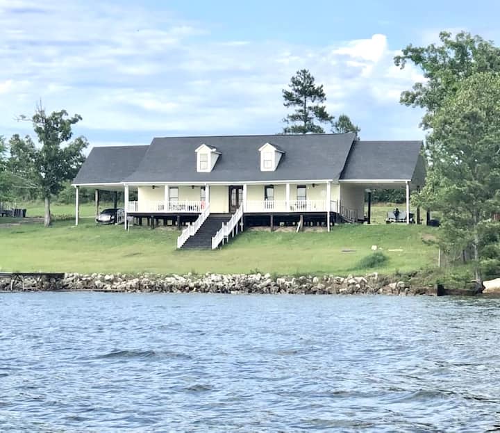Glen Oaks Lakeside Lodge