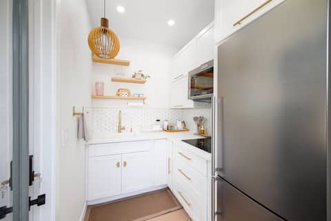 Top Airbnb: Sweet Suite in Pacific Beach, 1.4 Miles from Beach in Pacific Beach