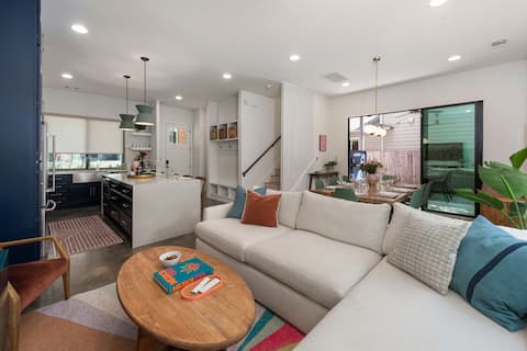 Top performing Airbnb: Pool, Hot Tub | 1mi Downtown, Walkable | Luxe Beds in Holly