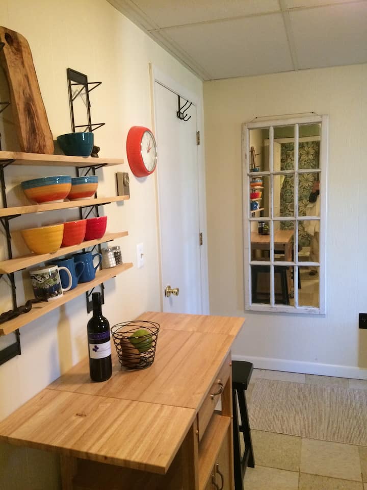 Studio  Apartment Ground Floor - Camden, ME