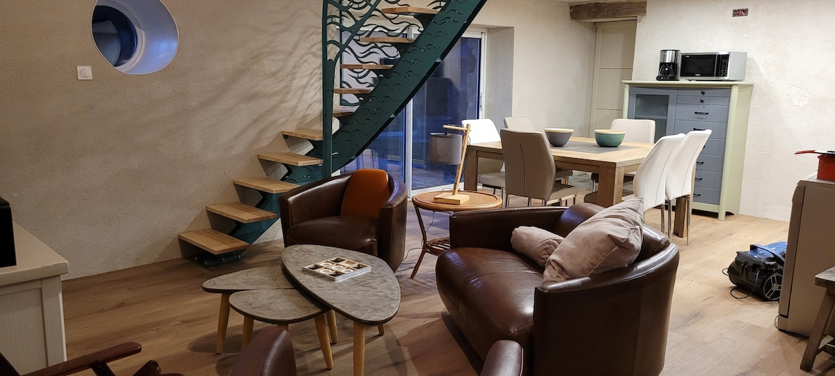 Top Airbnb: The 4-star Saint Mathieu gîte, jacuzzi, billiards. à Plougonvelin