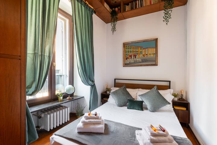 Apartment with Piazza Navona view gallery image 2