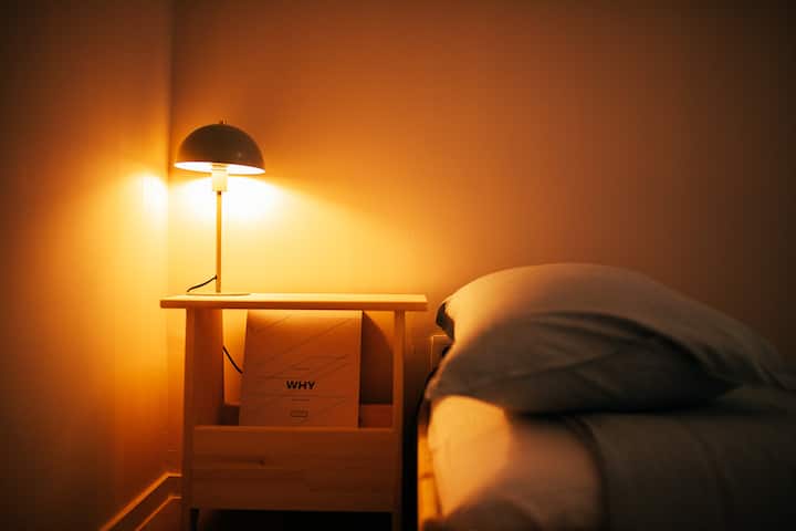 Spálňa 2 sa nachádza na 1. poschodí domu.
Spálňa 2 je ideálna pre 2 deti. K dispozícii sú 2 samostatné postele.