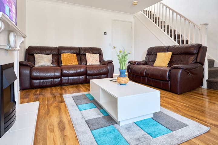 Exquisite Royal Pearl Garden, Thamesmead, London.