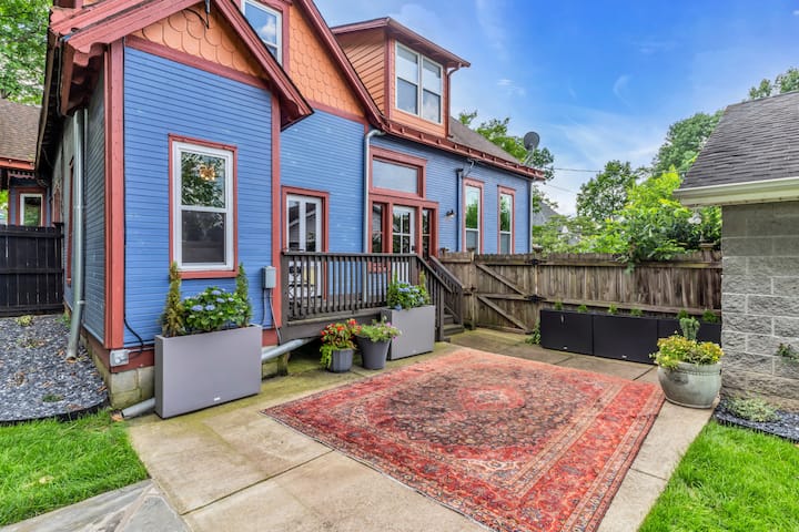 Historic Luxury Home, 5 Min Walk To Downtown - Springfield, TN
