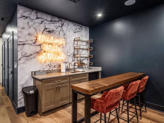 Game Day Paradise: Hot Tub, Fire, & Lounge Fun gallery image 2