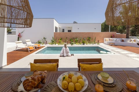 Villa 6 Silver Coast - Pool & Garden